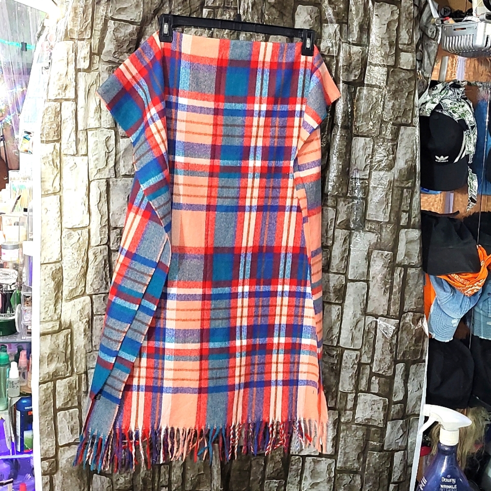 70% viscose 30% polyester, huge scarf, 70" - 27"